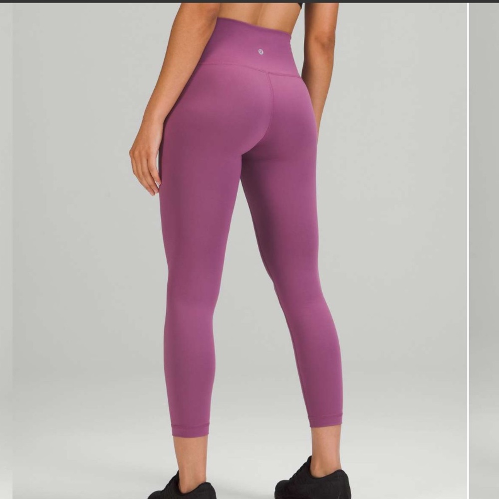 Lululemon Wunder Train High-Rise Tight 25"
Vintage Plum size 18